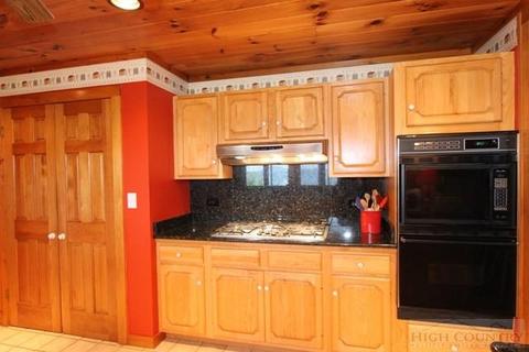 751 Wildwood Dr, Deep Gap, NC 28618 photo 3