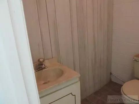 114 Cherry Dr, Jefferson, NC 28640 photo 21
