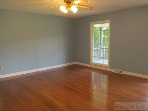 114 Cherry Dr, Jefferson, NC 28640 photo 4