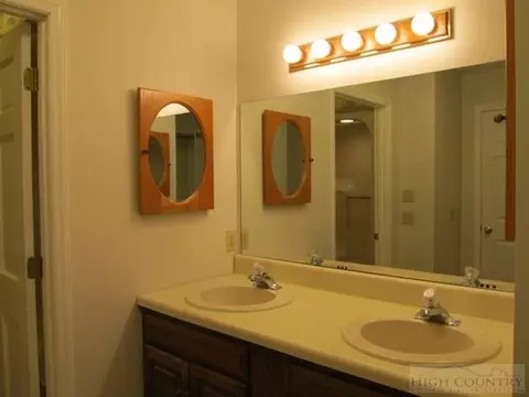 114 Cherry Dr, Jefferson, NC 28640 photo 6