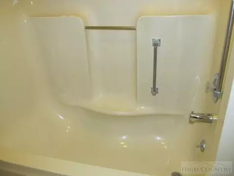 114 Cherry Dr, Jefferson, NC 28640 photo 7