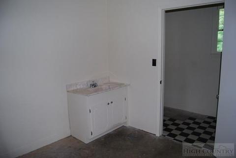 355 Harold Rd, Sparta, NC 28675 photo 4