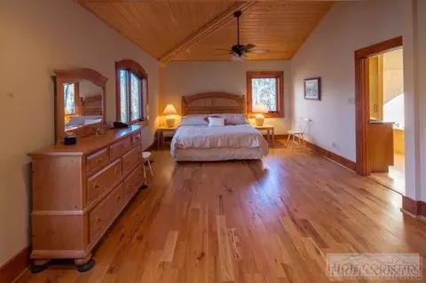 252 Wasatch Dr, Boone, NC 28607 photo 5