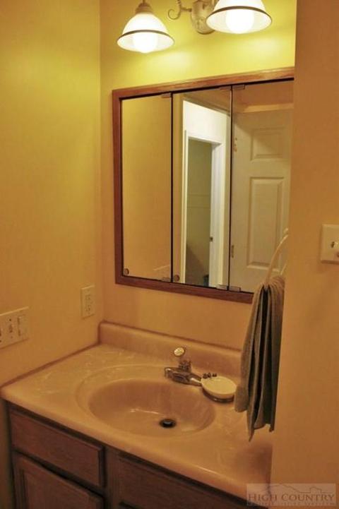 180 Greens View Ct, Deep Gap, NC 28618 photo 11