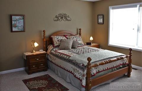 180 Greens View Ct, Deep Gap, NC 28618 photo 3