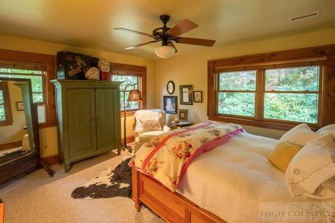 711 Pineview Dr, Boone, NC 28607 photo 4