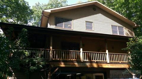 711 Pineview Dr, Boone, NC 28607 photo 2