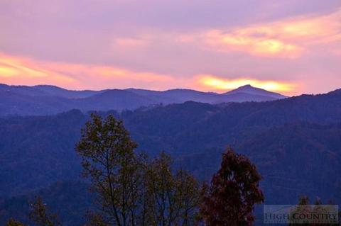 447 Wildwood Dr, Deep Gap, NC 28618 photo 2