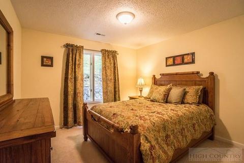 621 Benjamin, Boone, NC 28607 photo 6