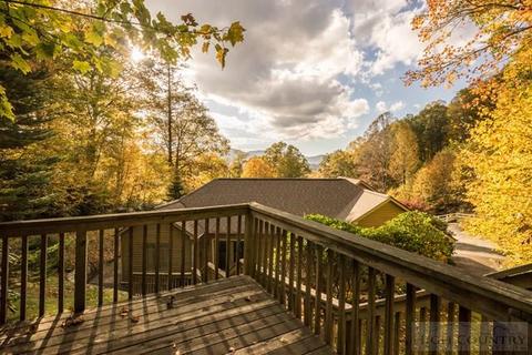 621 Benjamin, Boone, NC 28607 photo 12