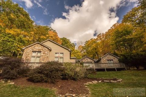 621 Benjamin, Boone, NC 28607 photo 2