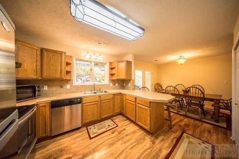 621 Benjamin, Boone, NC 28607 photo 3
