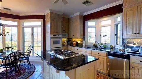 931 Hickory, Boone, NC 28607 photo 8