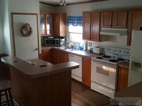 722 Rhymer Branch Rd, Deep Gap, NC 28618 photo 4