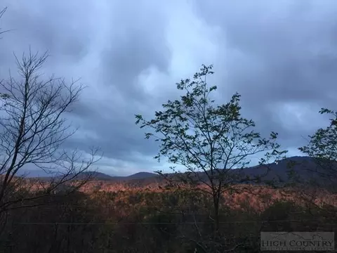 190 Mary Ellen Ln, Deep Gap, NC 28618 photo 4