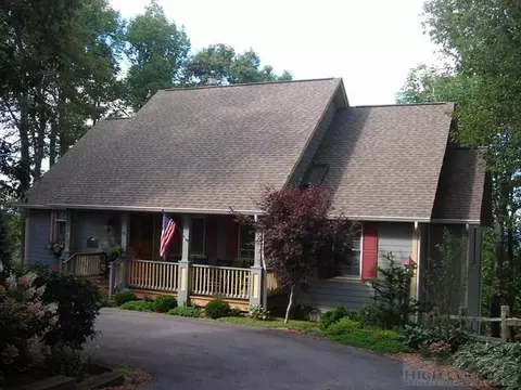 121 High Peak Dr, Blowing Rock, NC 28605 photo 2
