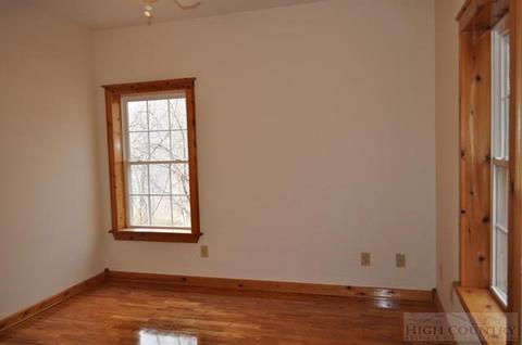 189 Daisy Dr, Todd, NC 28684 photo 4