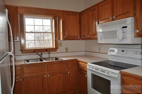 189 Daisy Dr, Todd, NC 28684 photo 3