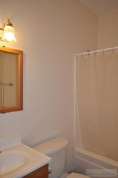 189 Daisy Dr, Todd, NC 28684 photo 5