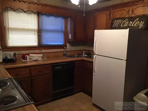 697 Coy Ham Rd, Lansing, NC 28643 photo 3