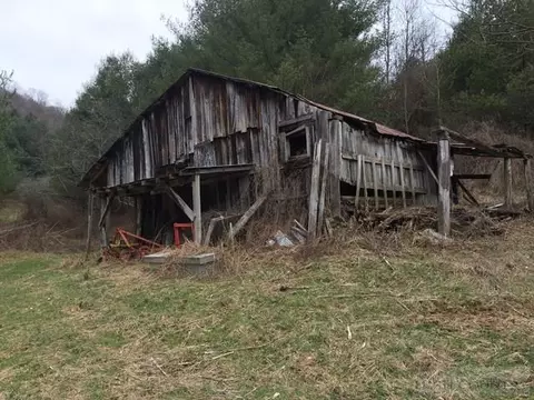 697 Coy Ham Rd, Lansing, NC 28643 photo 12