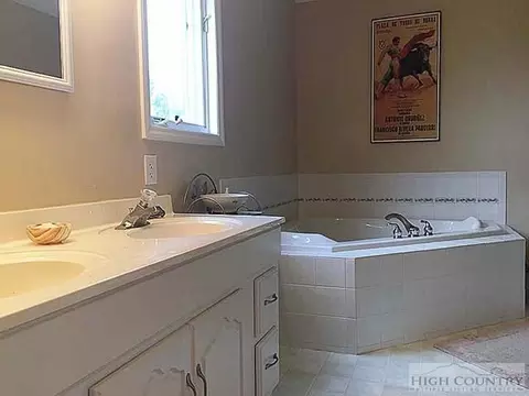437 Daniel Dr, Boone, NC 28607 photo 10
