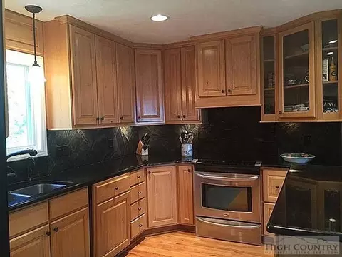 437 Daniel Dr, Boone, NC 28607 photo 7