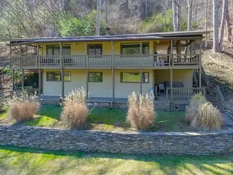 311 N Fork Dr, Lansing, NC 28643 photo 1