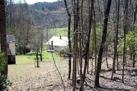 1360 Pumpkin Run Rd, Purlear, NC 28665 photo 24