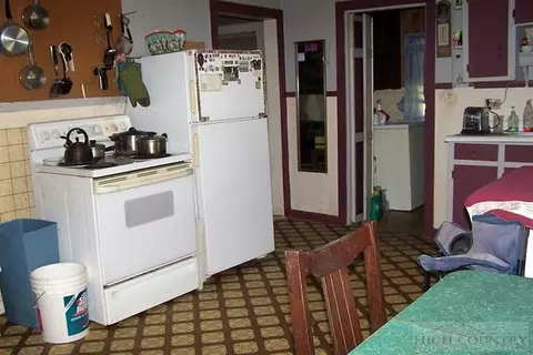 1360 Pumpkin Run Rd, Purlear, NC 28665 photo 6