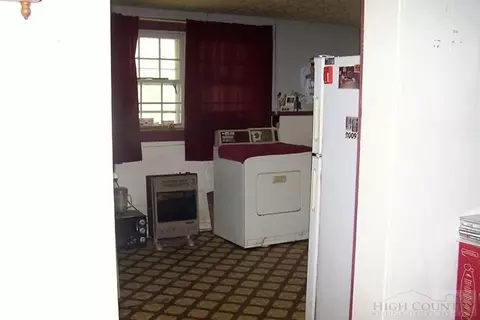 1360 Pumpkin Run Rd, Purlear, NC 28665 photo 8