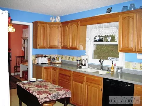 102 Locust Ln, Boone, NC 28607 photo 11