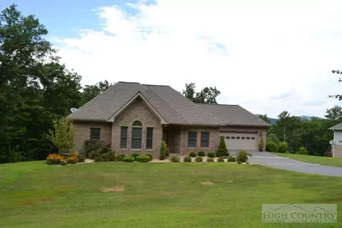 228 Hillside Dr, Jefferson, NC 28640 photo 2