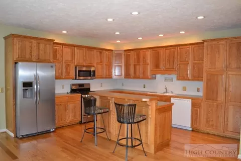 228 Hillside Dr, Jefferson, NC 28640 photo 5