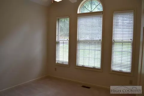 228 Hillside Dr, Jefferson, NC 28640 photo 10