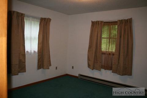 660 Big Windfall Rd, Lansing, NC 28643 photo 10