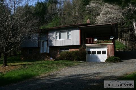 660 Big Windfall Rd, Lansing, NC 28643 photo 2