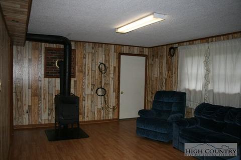 660 Big Windfall Rd, Lansing, NC 28643 photo 16