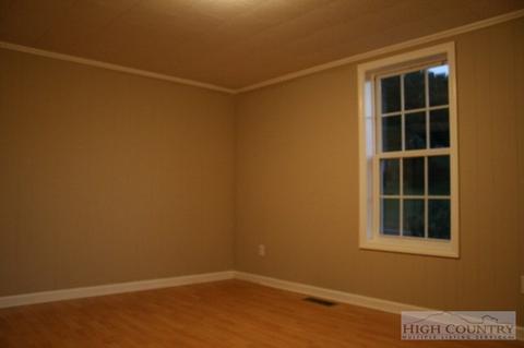 1240 Deep Ford Rd, Lansing, NC 28643 photo 7