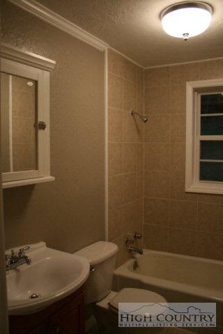 1240 Deep Ford Rd, Lansing, NC 28643 photo 9