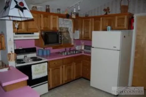 288 Hemlock Loop, Linville, NC 28646 photo 12