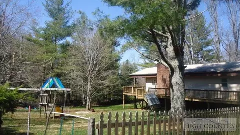 547 Rustic Rd, West Jefferson, NC 28694 photo 5