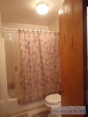 547 Rustic Rd, West Jefferson, NC 28694 photo 13