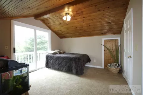 278 Robin Ln, Vilas, NC 28692 photo 4