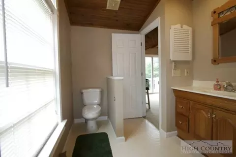 278 Robin Ln, Vilas, NC 28692 photo 5