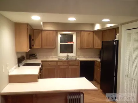 278 Robin Ln, Vilas, NC 28692 photo 3