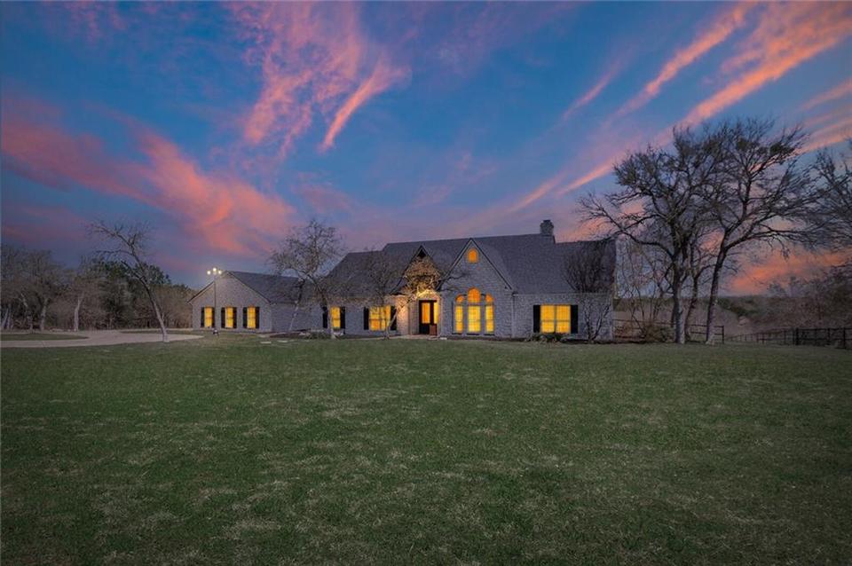 880 Winding Trl, Crawford, TX 76638 45 Photos MLS 200081 Movoto