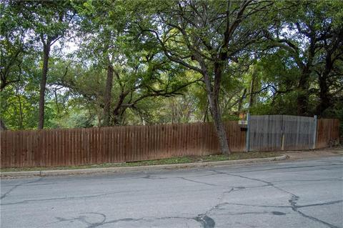 2313 Stewart Dr, Waco, TX 76708 photo 1