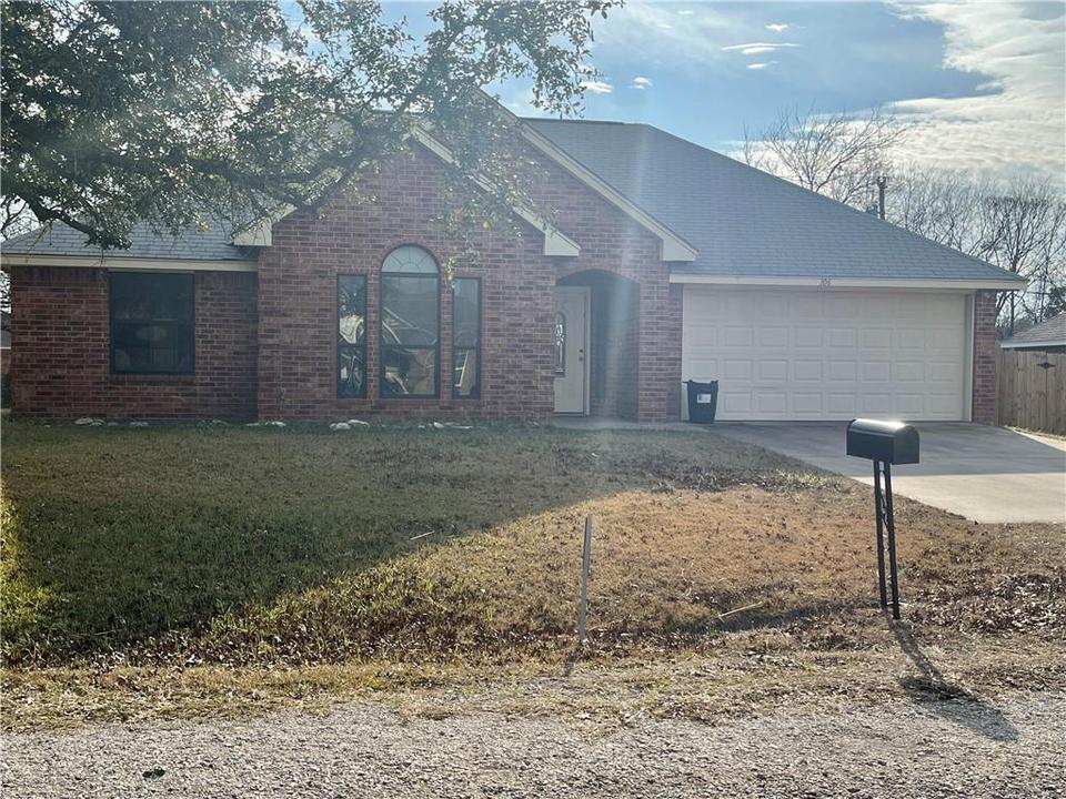 106 Grayson Dr, Itasca, TX 76055 1 photo MLS 205742 Movoto