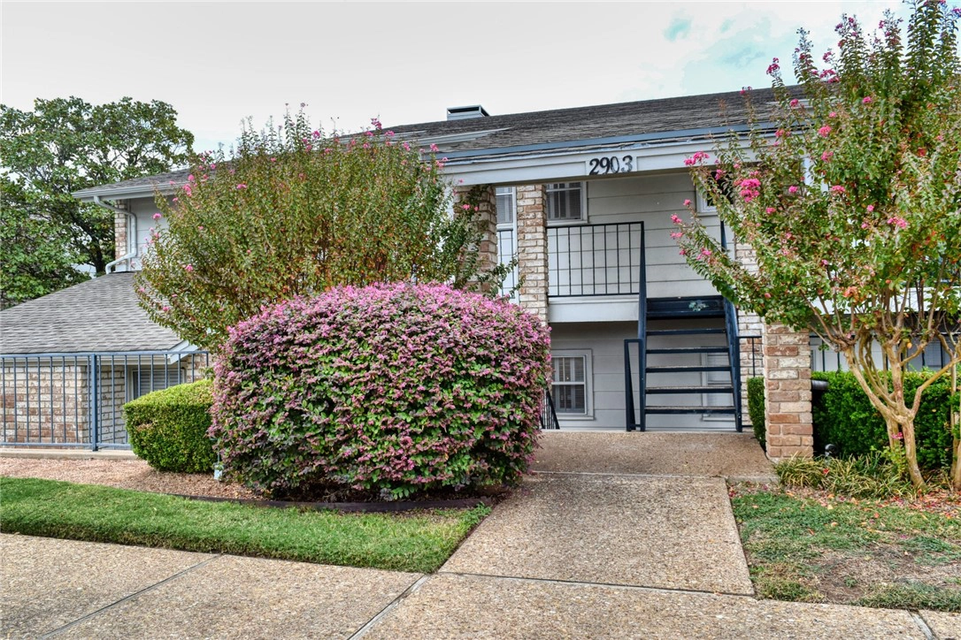 2903 Lake Shore Dr Unit 301